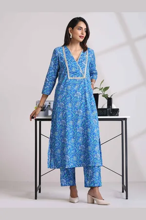 trueBrowns Women Floral Printed Gotta Patti Regular Straight Kurta with Trousers