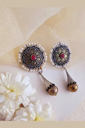 Binnis Wardrobe Silver-Toned Contemporary Drop Earrings
