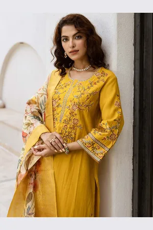 Ishin Women Floral Printed Regular Thread Work Kurta with Trousers & With Dupatta