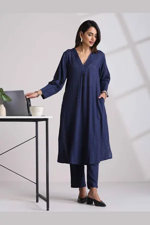 trueBrowns Women Striped Pleated Pure Cotton Kurta with Trousers
