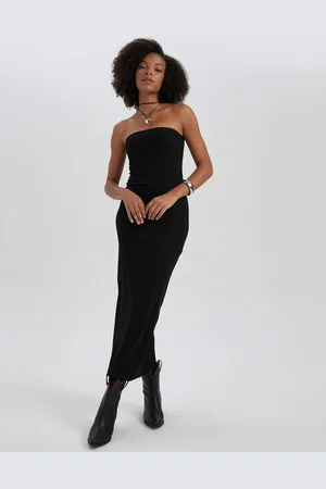 Color Capital Solid Off- Shoulder Maxi Dress