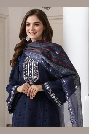 Ishin Women Floral Printed Regular Thread Work Kurta with Trousers & With Dupatta