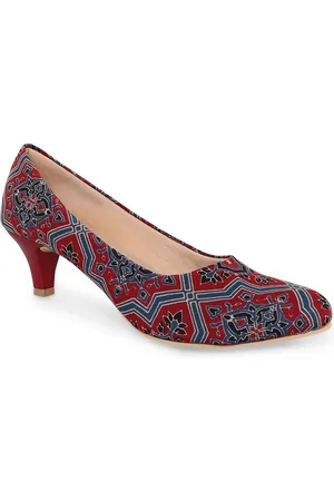 KANVAS Women Ajrak Printed Kitten Heel Pumps
