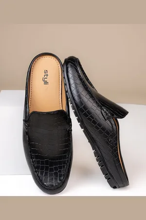 Styli Men Faux Leather Textured Loafer Mules