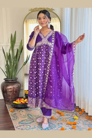 Lilots Floral Embroidered Chanderi Silk Kurta With Trousers And Dupatta