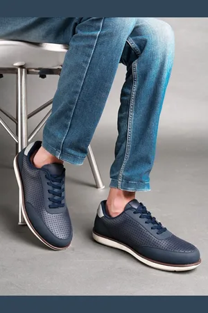 San Frissco Men Perforations Sneakers