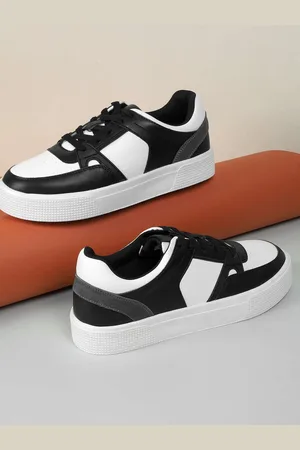 Metro Men Lace-Ups Sneakers