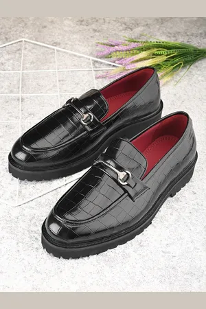 San Frissco Men Textured Loafers