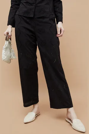 Lifestyle Women Mid-Rise Regular Fit Cargos Trousers