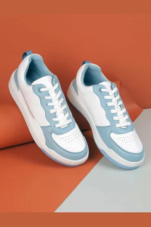Metro Women Lace-Ups Round Toe Sneakers