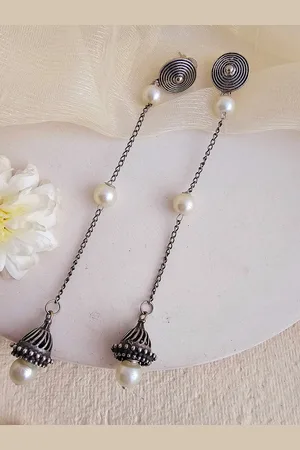 Binnis Wardrobe White & Silver-Plated Contemporary Drop Earrings