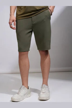 Highlander Men High-Rise Regular Shorts