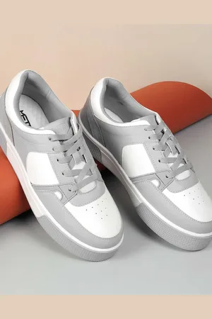 Metro Men Lace-Ups Sneakers