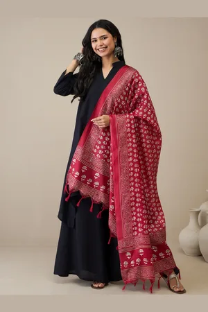 InWeave Women Kurta With Dupatta