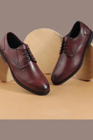 Metro Men Colourblocked Leather Derbys