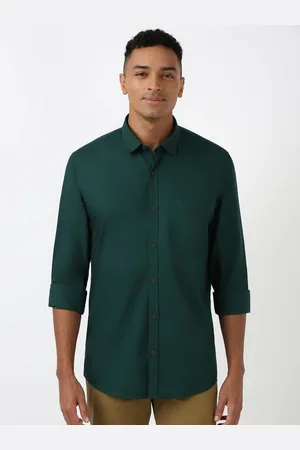 Peter England Men Spread Collar Solid Cotton Slim Fit Casual Shirt