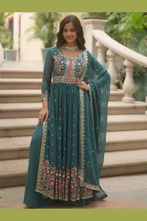 JATRIQQ Women Floral Embroidered Regular Kurti with Sharara & With Dupatta