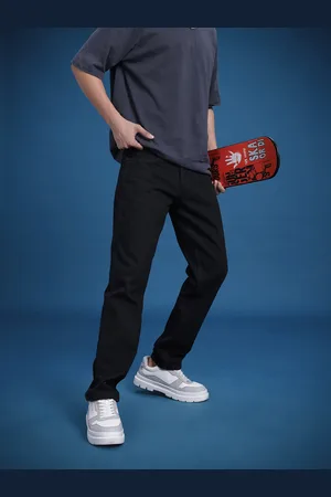 Roadster Men Relaxed Fit Pure Cotton Jeans