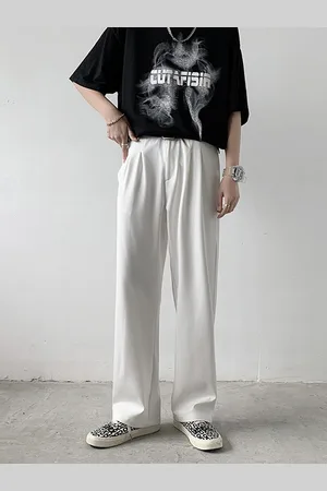 HERE&NOW Men Relaxed Straight Leg Straight Fit High-Rise Pleated Trouser