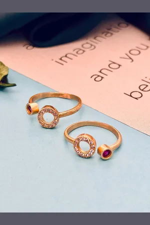 Anouk Gold-Plated American Diamond Toe Rings