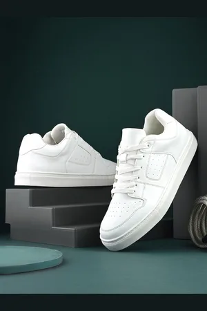 Styli Men Casual Solid Court Sneakers