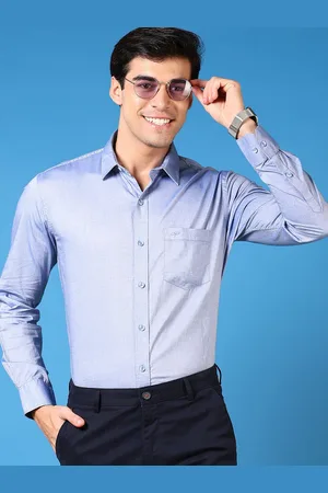 V-Mart Men Slim Fit Spread Collar Solid Cotton Formal Shirt