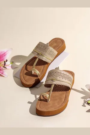 Inc 5 Women Embellished Ethnic One Toe Flats