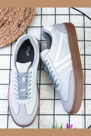 Styli Men Contrast Striped Court Sneakers