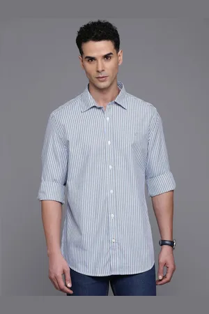 Invictus Men Standard Fit Spread Collar Vertical Striped Cotton Casual Shirt