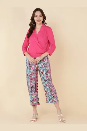 DressBerry Geometric Printed V-Neck Top With Trousers
