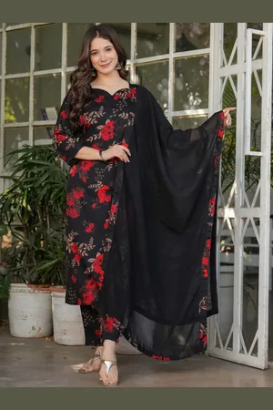 Lilots Floral Printed Sweetheart Neck Straight Kurta With Trousers & Dupatta
