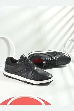 Styli Men Casual Sneakers with Contrast Sole