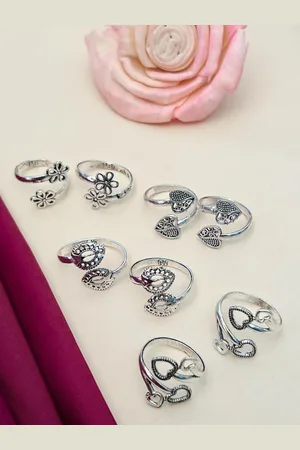 Sangria Set of 4 Adorable Silver-Plated Floral & Heart Shaped Design Toe Rings