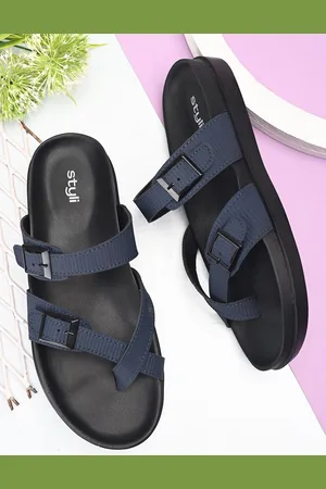 Styli Men Casual Sandals with Buckle Detail