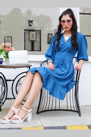 Sera Women Solid V-Neck Puff Sleeve Fit & Flare Dress