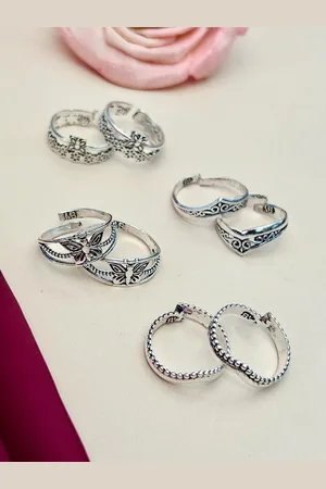 Sangria Set of 4 Adorable Silver-Plated Floral Design Toe Rings