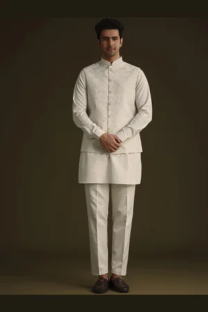 KALKI Fashion Sequinned Mandarin Collar Linen Kurta With Trouser And Jacket