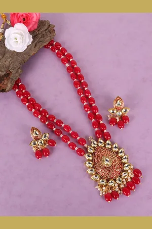 JEWELS GEHNA Women Red & Gold-Plated Kundan Studded Necklace and Earrings