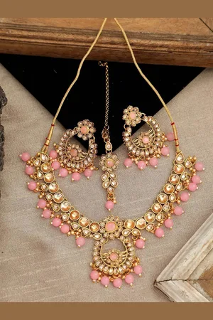 Anouk Gold-Toned Kundan Studded And Pearls Beaded Jewellery Set
