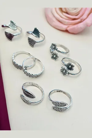 Sangria Set of 4 Adorable Silver-Plated Floral & Leaf Design Toe Rings