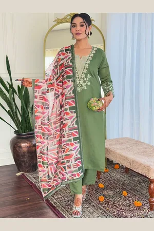 Lilots Floral Embroidered Straight Sequinned Chanderi Silk Kurta With Trousers And Dupatta