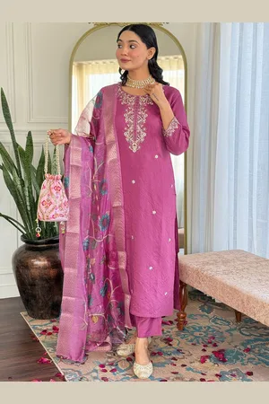 Lilots Floral Embroidered Straight Chanderi Silk Kurta With Trousers And Dupatta
