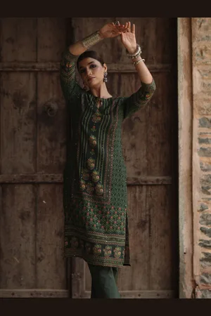 anayna Women Floral Printed Regular Sequinned Kurta with Trousers