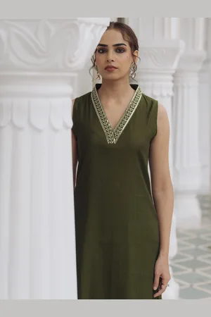 anayna Floral Embroidered V-Neck Sequinned Straight Kurta With Trousers