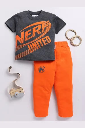 Moms Love Boys Printed T-Shirt With Trousers