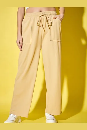 BuyNewTrend Women Relaxed High-Rise Cargos Trousers