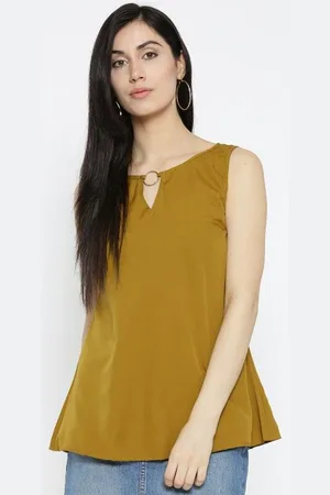 Moda Rapido Keyhole Neck Crepe Top