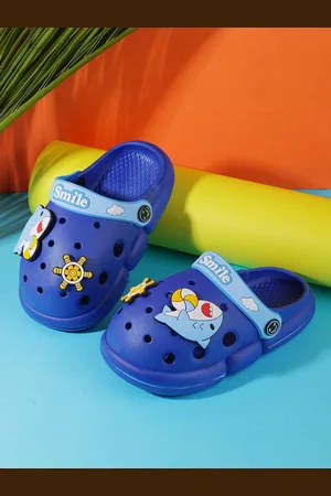 PASSION PETALS Boys Lightweight Flip Flops Fish Embossed clogs