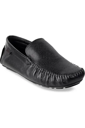Metro Men Black Textured Leather Loafers