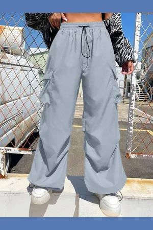 BuyNewTrend Women Relaxed Loose Fit High-Rise Cargos Trousers